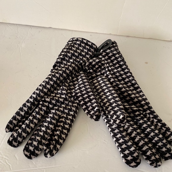 Black and White Thinsulate gloves NWT - Picture 4 of 4